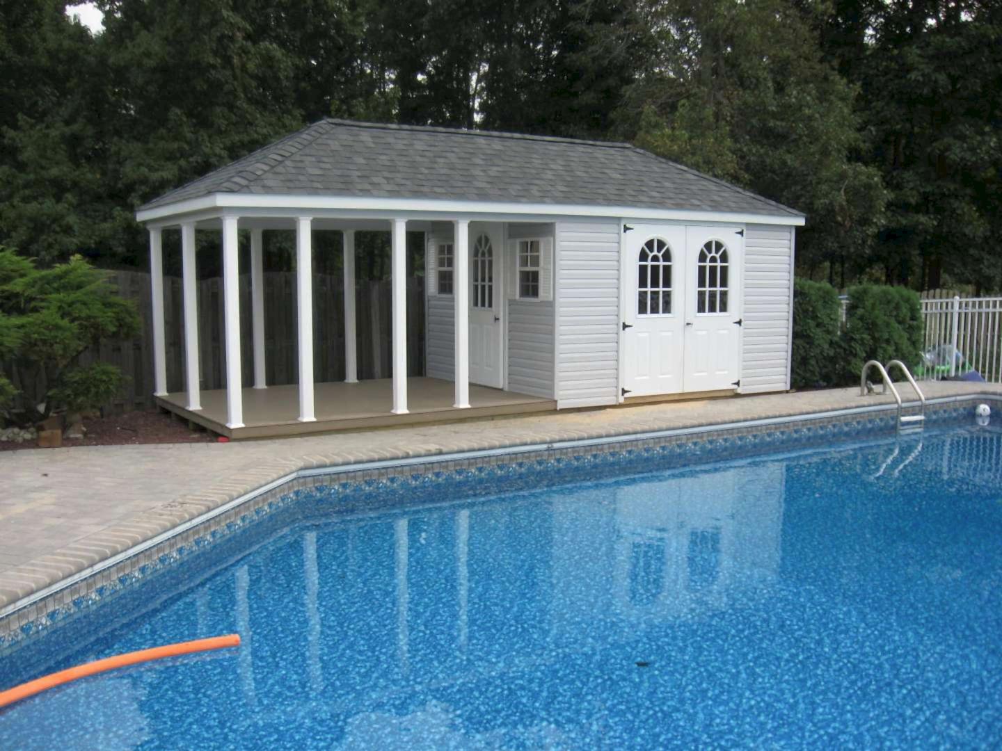 pool 007
