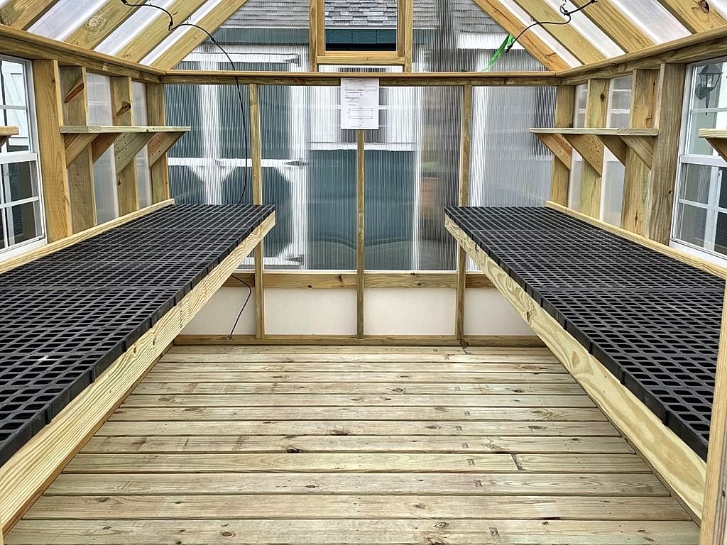 Greenhouse with Floor